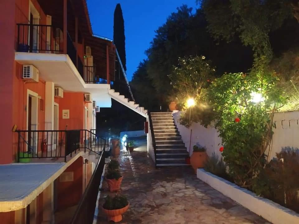 Aronis Apartments 바니체스 외부 사진