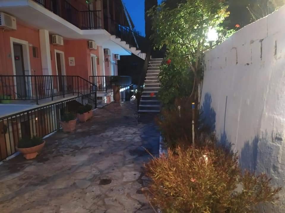 Aronis Apartments 바니체스 외부 사진
